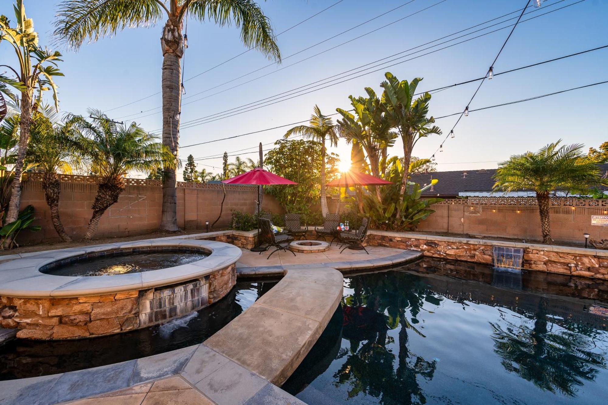 Amazing Modern Pool House Near Disneyland 애너하임 외부 사진