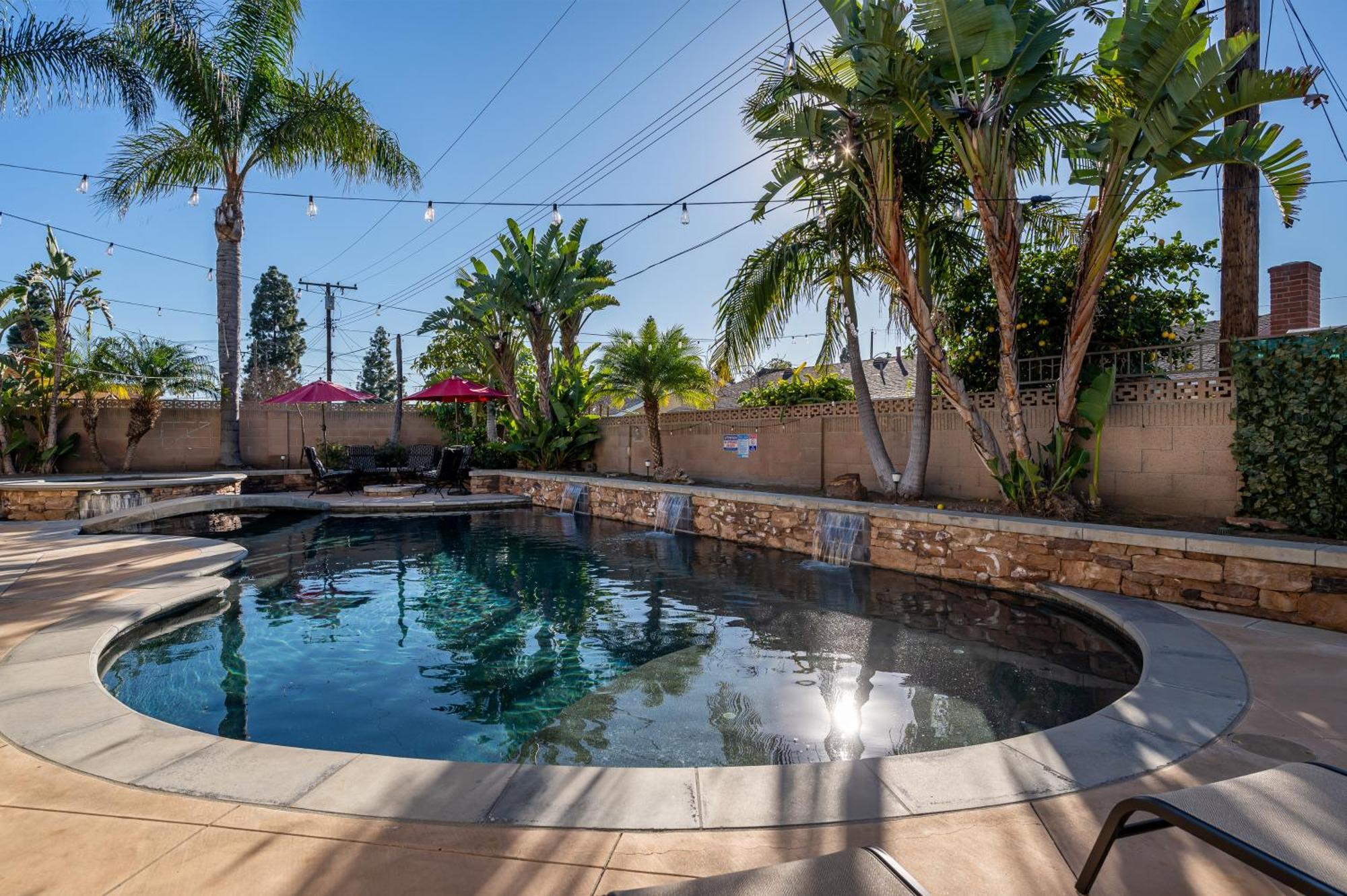 Amazing Modern Pool House Near Disneyland 애너하임 외부 사진
